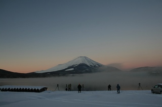 12月28日早朝の湖畔から1.jpg