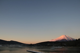 12月31日早朝の湖畔から1.jpg