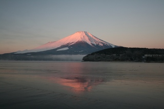 1月16日早朝の湖畔から.jpg