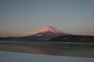1月22日早朝の湖畔から.jpg