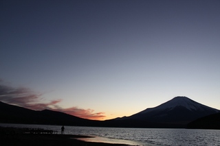 夕焼けと富士山.jpg